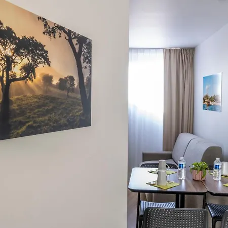 Athome Et 4* 라로셸