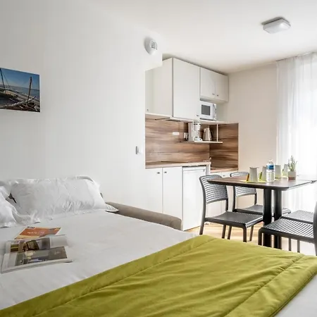 Athome Et 4* 라로셸