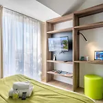 Athome Et Aparthotel 4*