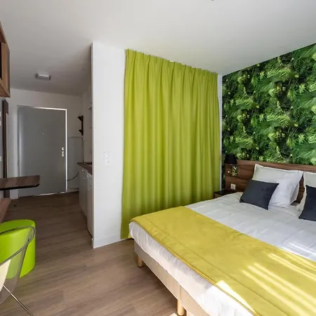 Athome Et Aparthotel 4*