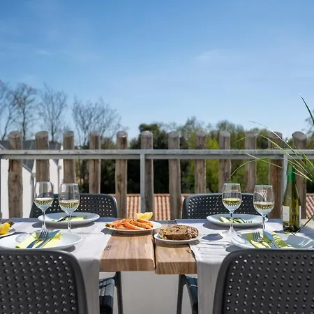 Athome Et Aparthotel 4*