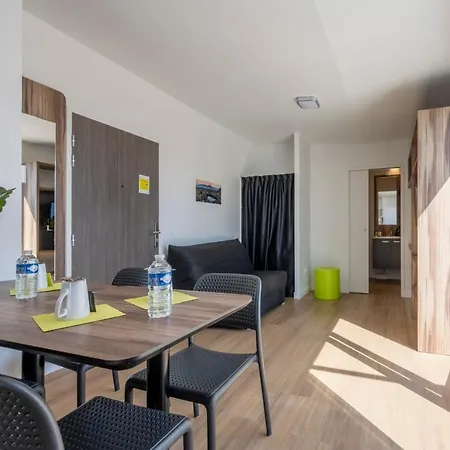 Athome Et La Rochelle (Charente-Maritime)