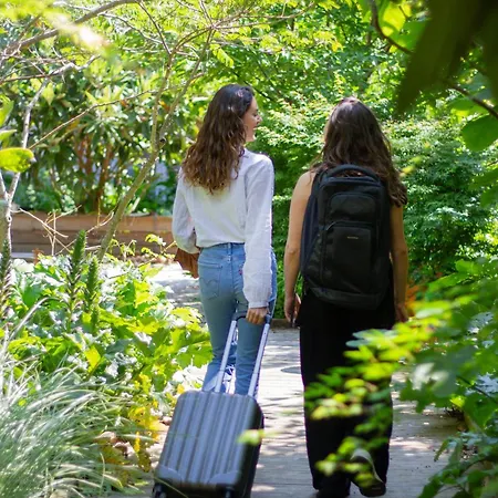 Athome Et Aparthotel 4*