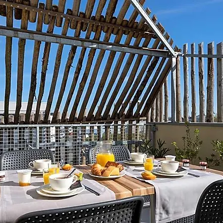 Athome Et Apartmanhotel 3*