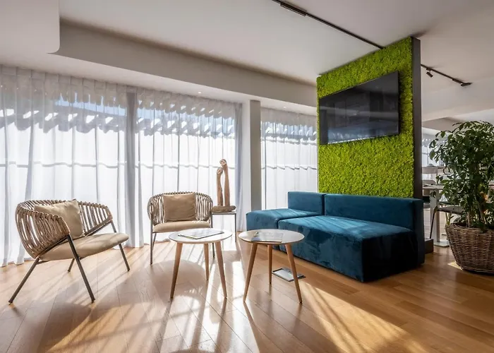 Athome Et Apartahotel La Rochelle (Charente-Maritime)