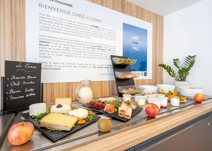 Athome Et Apartahotel La Rochelle (Charente-Maritime)