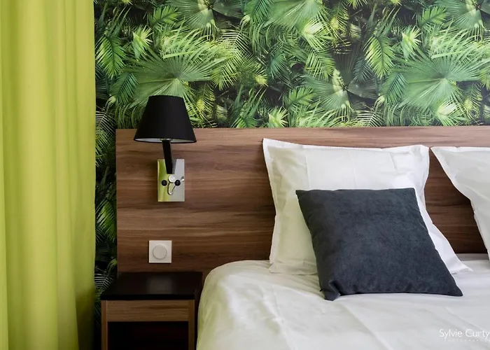 Athome Et Apartahotel La Rochelle (Charente-Maritime)